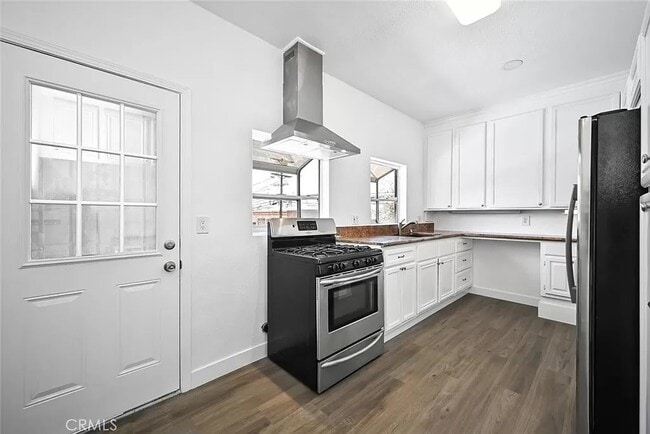 Building Photo - 1824 1/2 Arapahoe S Unit 1824 South Arapahoe Rental