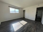 Photo - 420 E Pleasant Valley Rd Unit Apt 2