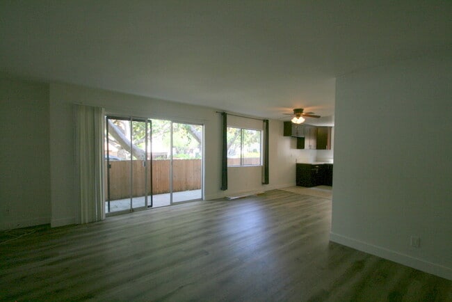 Building Photo - 1308 9th St Unit 1