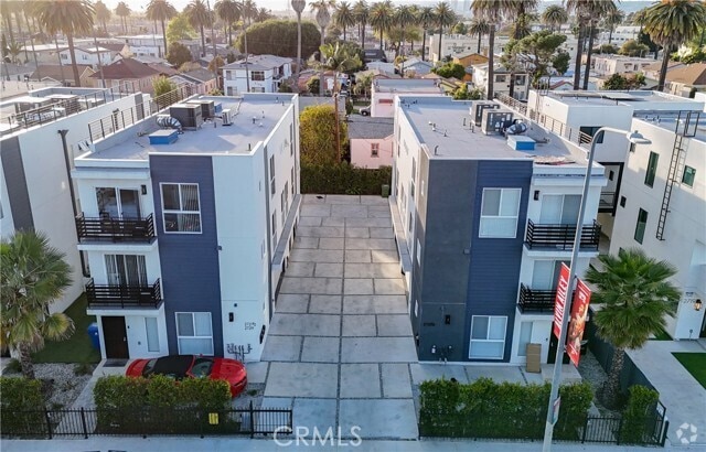 Building Photo - 2725 S La Brea Ave Rental