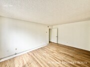 Photo - 1000 N Doheny Dr Unit 100