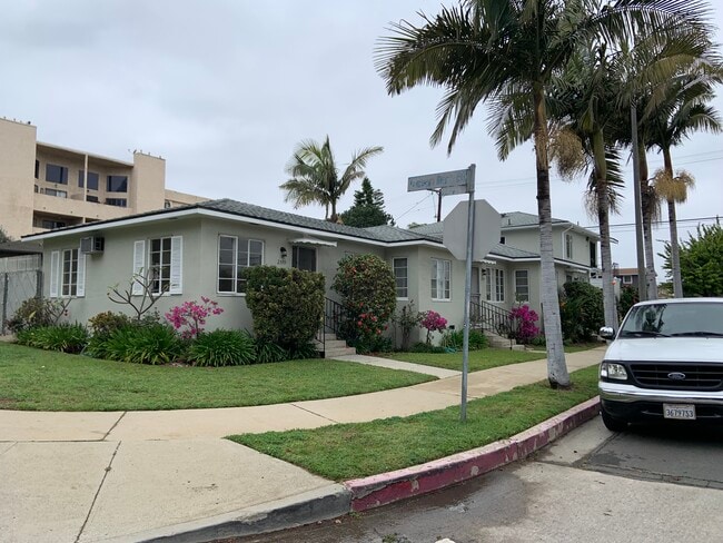 Photo - 2599 Wellesley Ave Unit 2599