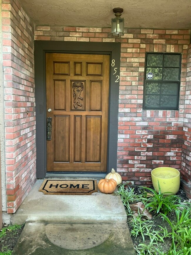 Photo - 852 N Monterey St