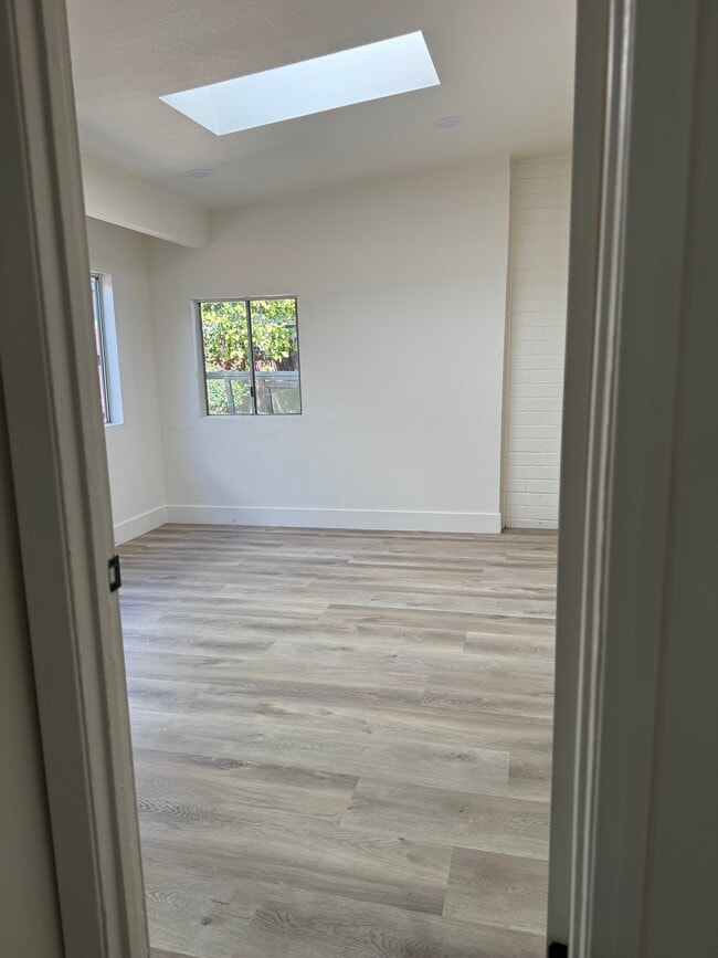 Photo - 765 W Lexington Ave