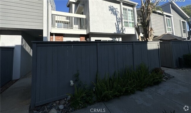 Building Photo - 605 Rainier Way Rental
