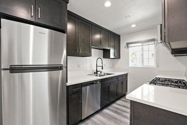 Chinatown, Los Angeles 2-Bedroom Apartments for Rent