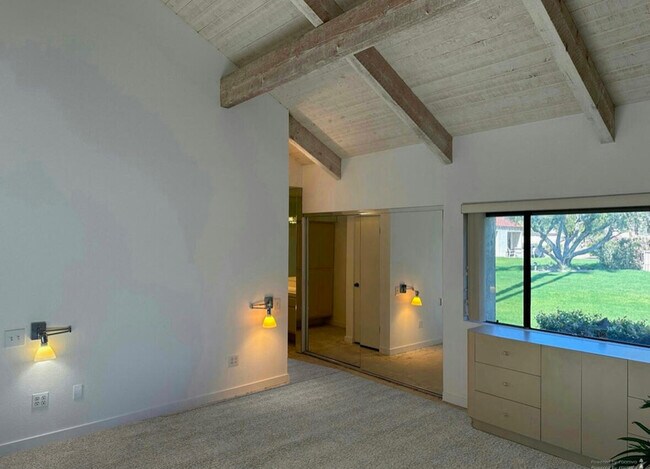 Photo - 474 Sunningdale Dr