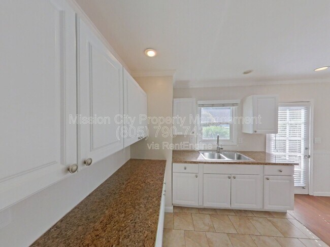 Photo - 515 N Alisos St