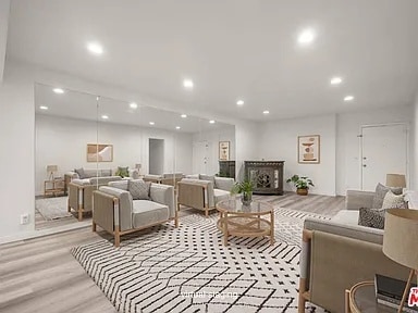 Building Photo - 423 S Rexford Dr Unit 202