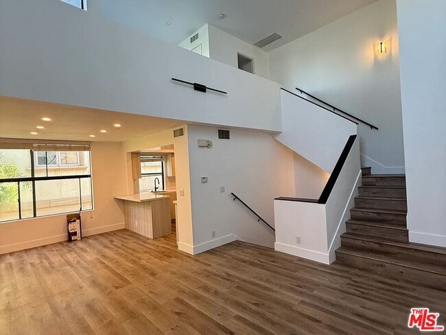 Building Photo - 1610 Camden Ave Unit 1