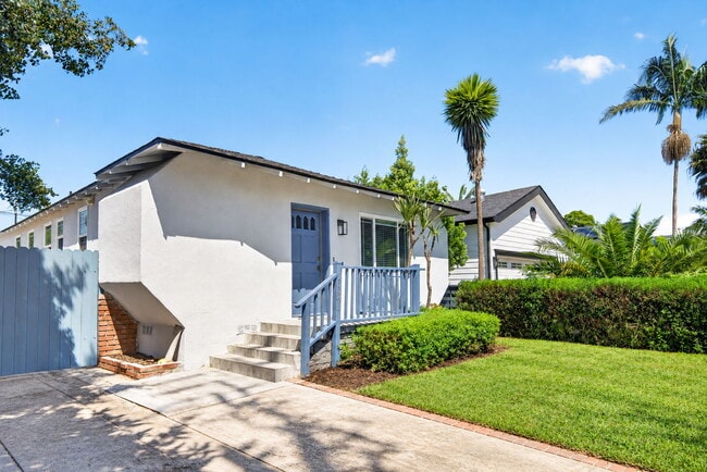 Photo - 10817 Charnock Rd