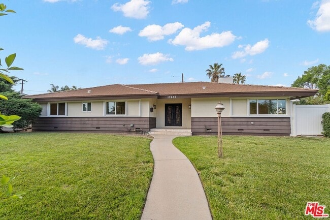 Photo - 17633 Nordhoff St House