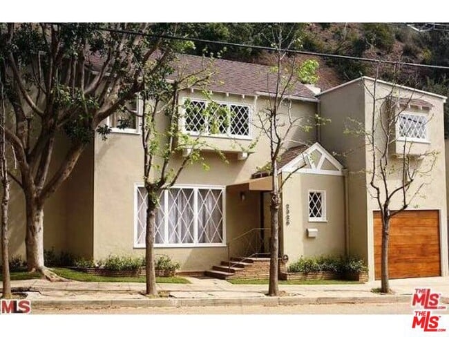 Photo - 2326 Canyon Dr House