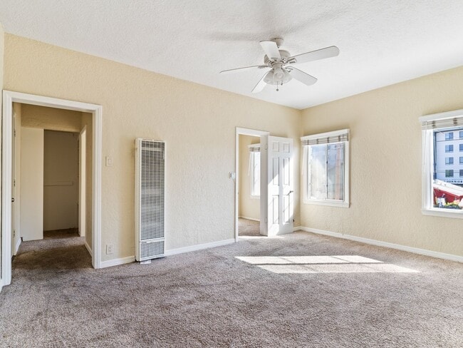 Building Photo - 1324 N Peterson Ave Rental