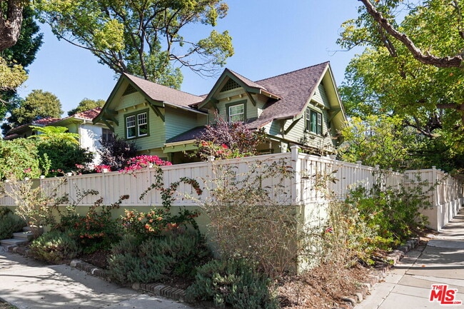 Photo - 2102 N Bronson Ave