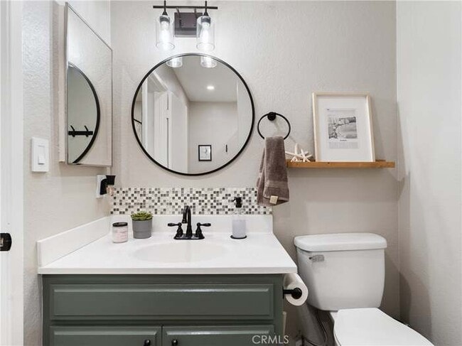 Building Photo - 14405 Cerise Ave Unit 29