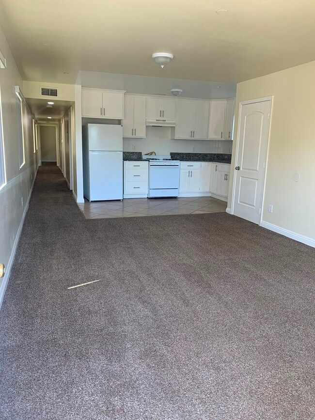 Photo - 1641 E 109th St