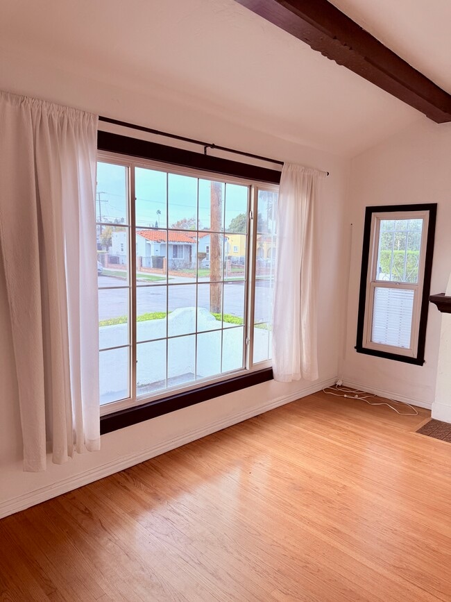 Photo - 6000 4th Ave