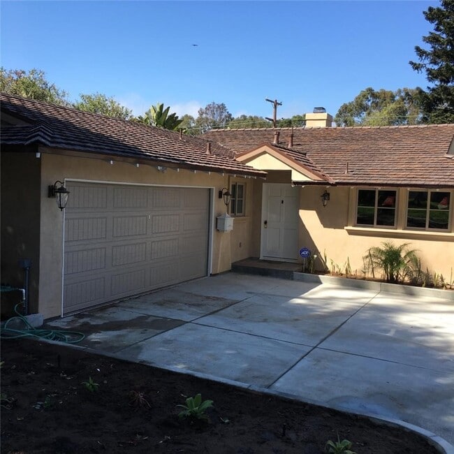 Building Photo - 3329 Palos Verdes Dr N Rental