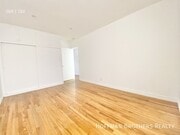 Photo - 2201 Oak St Unit B