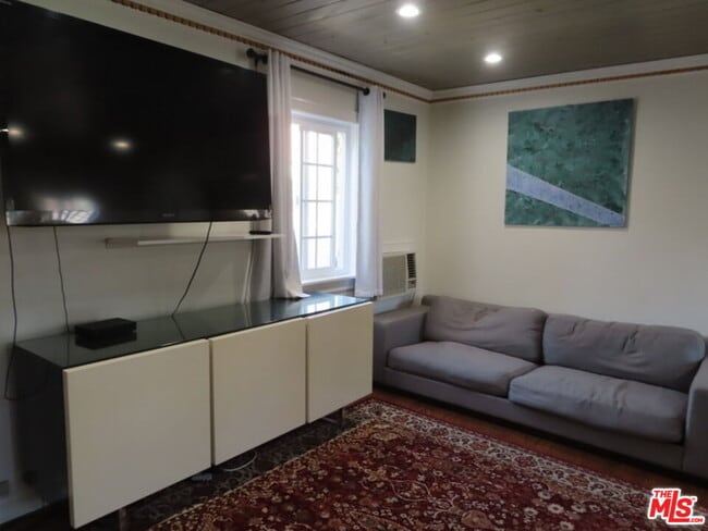 Photo - 4186 Lincoln Ave