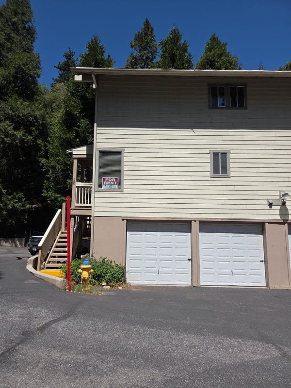 Building Photo - 112 Rockledge Ln