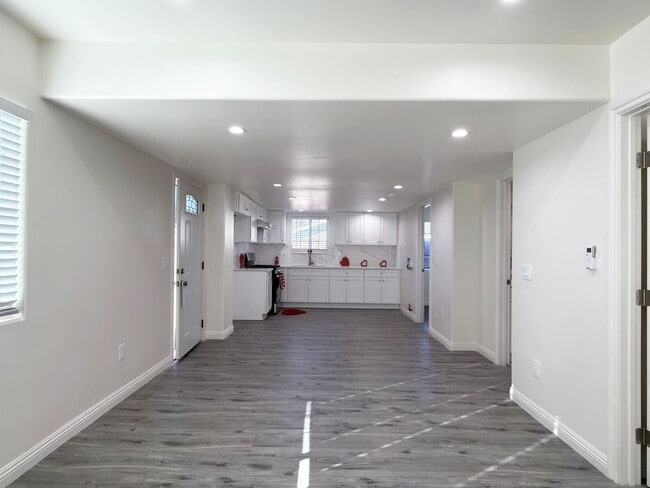 Building Photo - 5970 Locust Ave