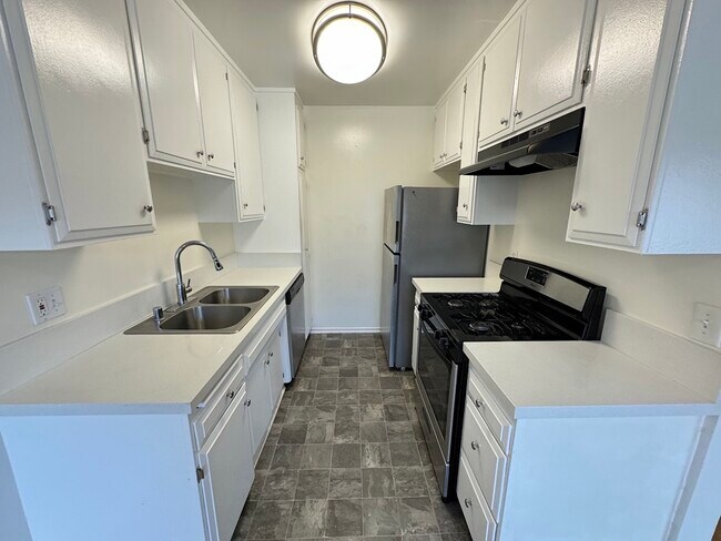 Photo - 447 W Elk Ave Unit 11