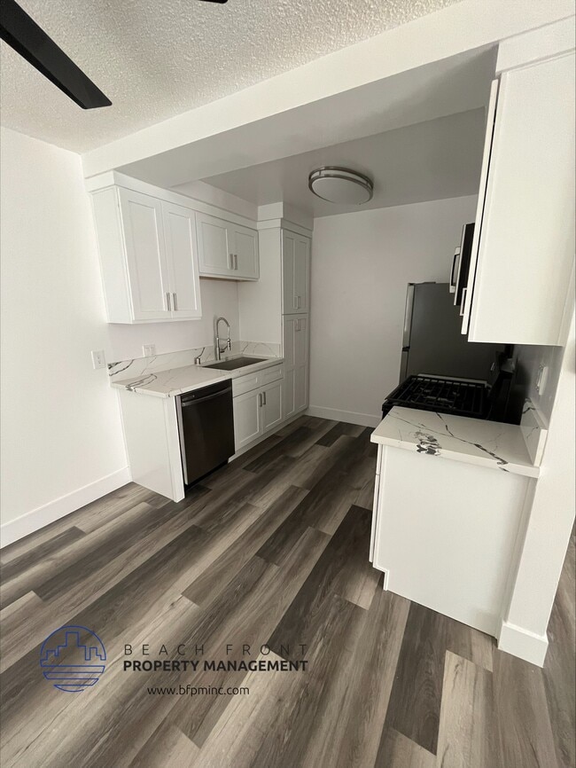 Photo - 4028 W. 137th St