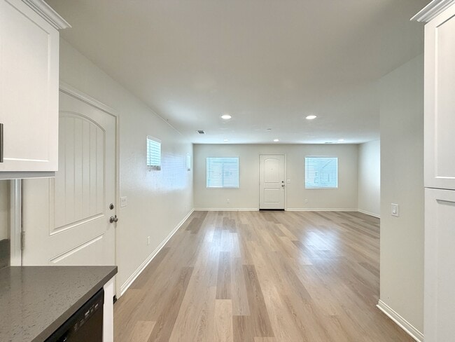 Photo - 2277 Chestnut St