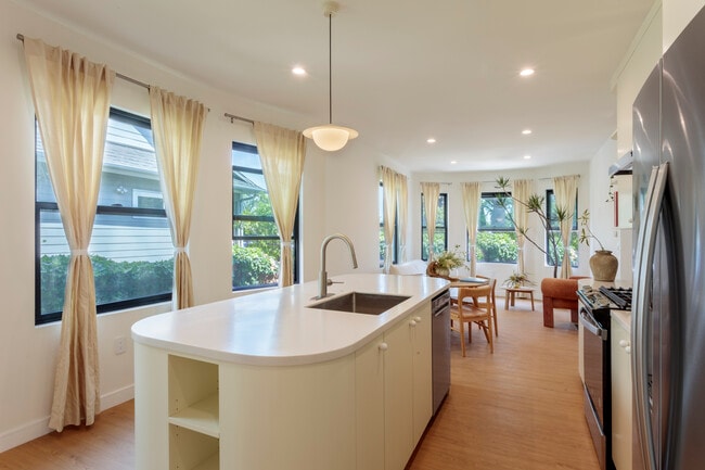 Photo - 4541 Melbourne Ave