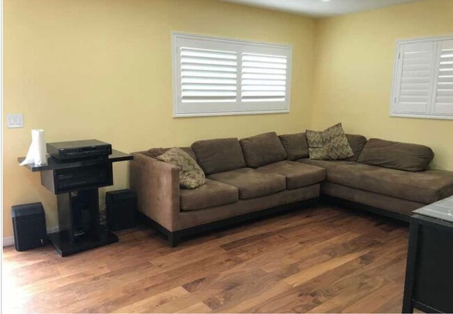 Photo - 1237 W 2nd St