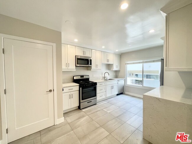 Photo - 1037 S Shenandoah St Condo Unit 5