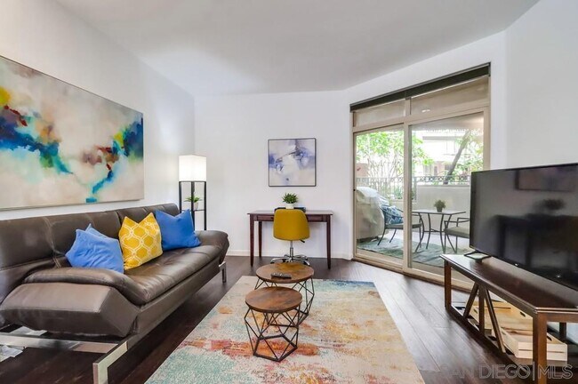 Photo - 1501 Front St