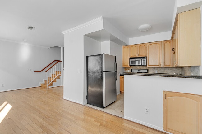 Photo - 4034 Redwood Ave