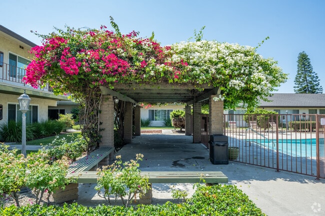 El Cortez Apartments - El Cortez Apartments