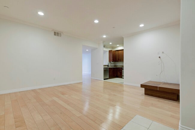 Photo - 556 E Palm Ave Unit 102