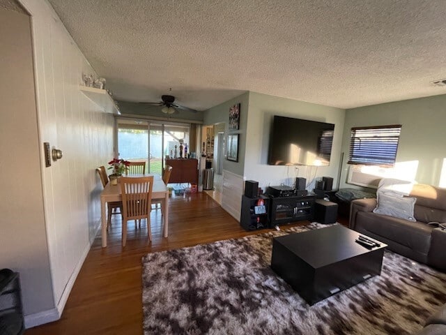 Photo - 3270 Rosewood Ave