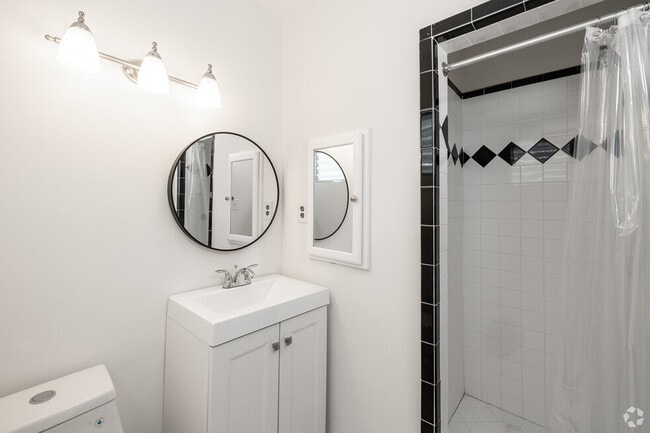 Photo - 1114 N Harper Ave Unit #12