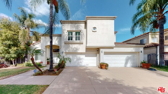 Photo - 4950 Densmore Ave