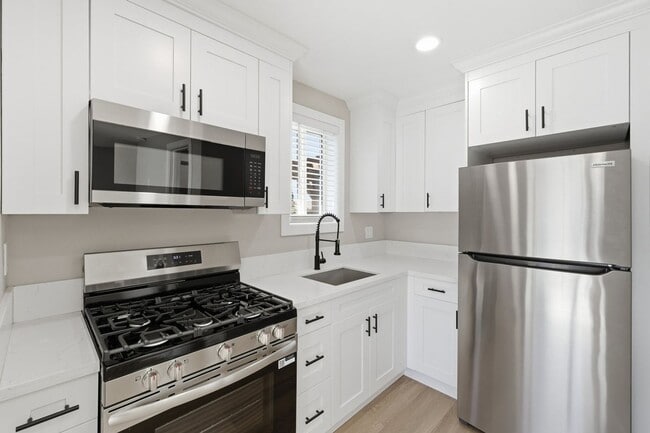 Photo - Donner Unit Donner  ADU