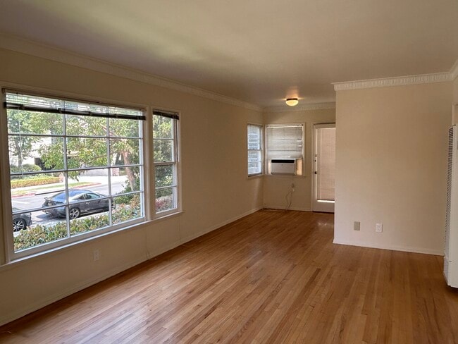 Building Photo - 10630 Holman Ave Rental