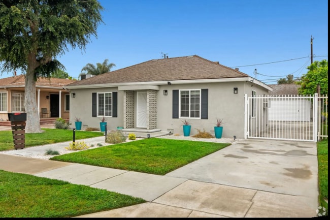 Building Photo - 923 E Orange Grove Ave Rental