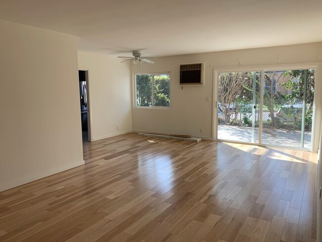 Photo - 1627 Manning Ave