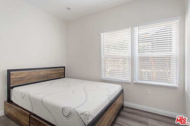 Photo - 1460 W 22nd St