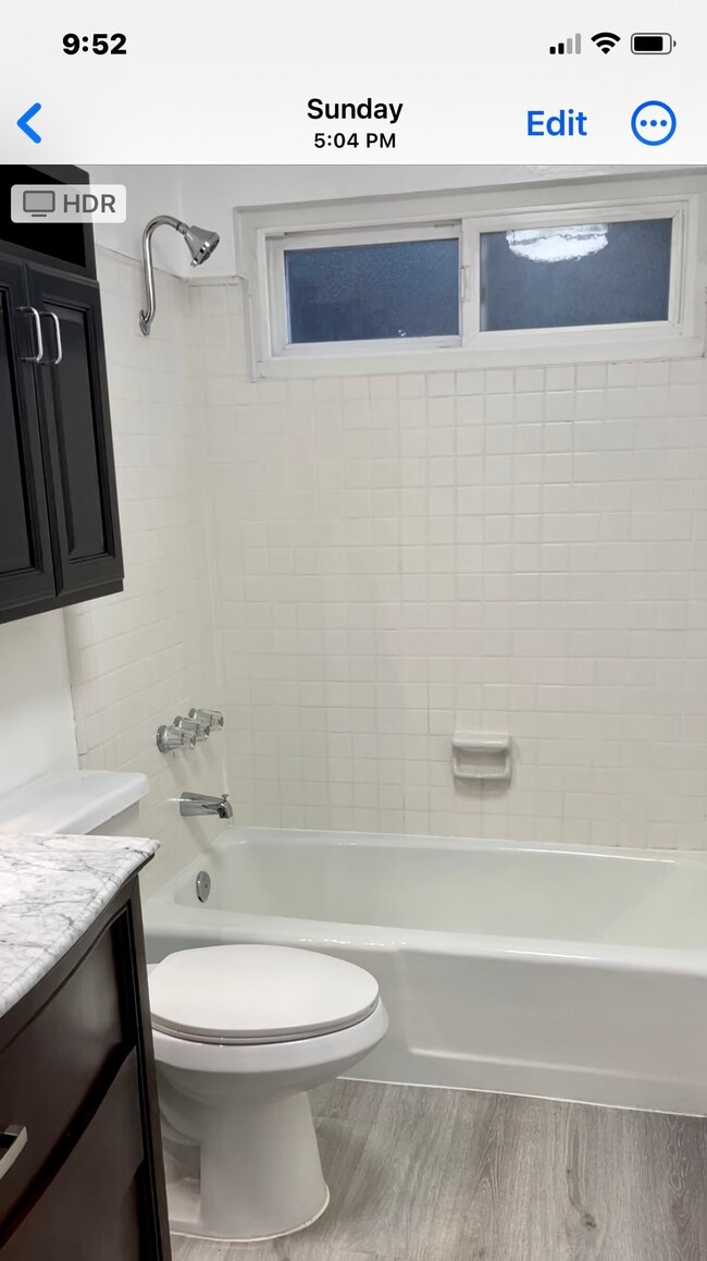 Bath_1 - 1106 Opal St Unit B