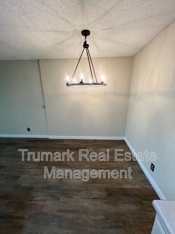 Photo - 2713 Montrose Ave