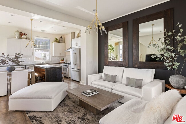 Building Photo - 2217 Branden St