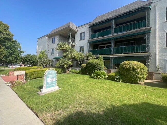 Updated Ground Floor One Bedroom One Bath ... - Updated Ground Floor One Bedroom One Bath ... Apartment Unit 11