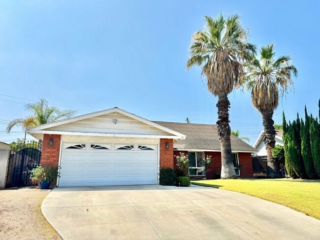 Photo - 362 Raymor Ave House